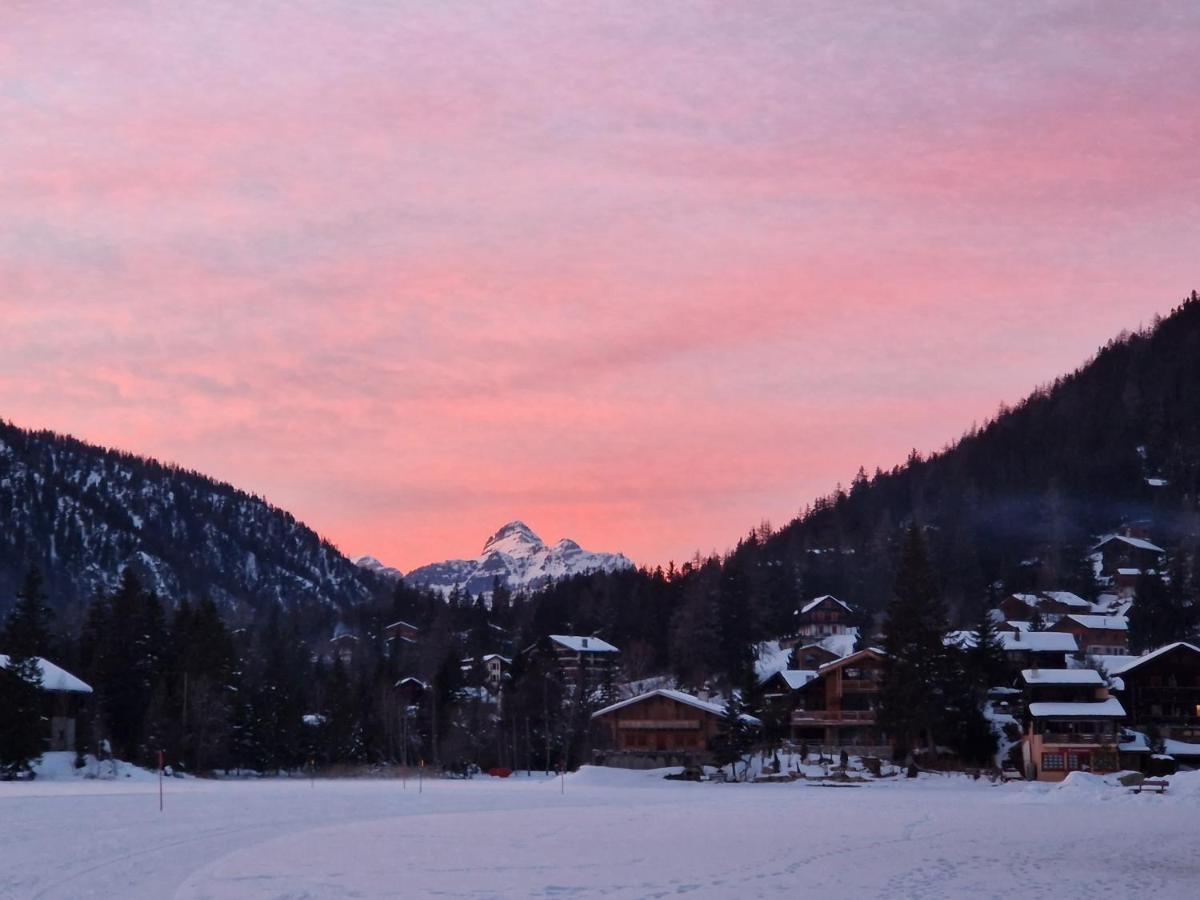 Superbe Appartement Champex-Lac Avec Piscine Et Sauna Exterior foto